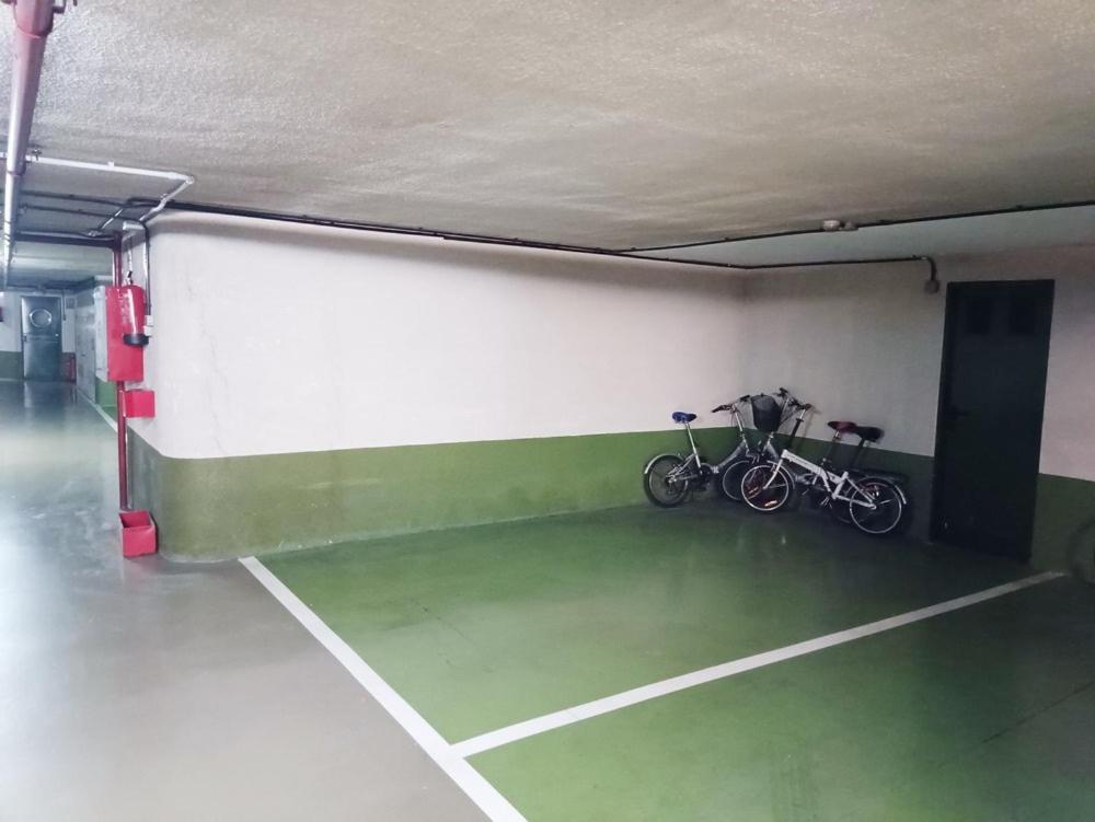 Lore - Parking Y Bicis Gratis San Sebastian Exterior photo